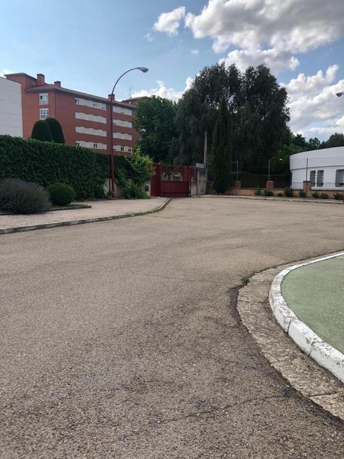 Residencia Hospital Del Rey Hostel Burgos Exterior photo